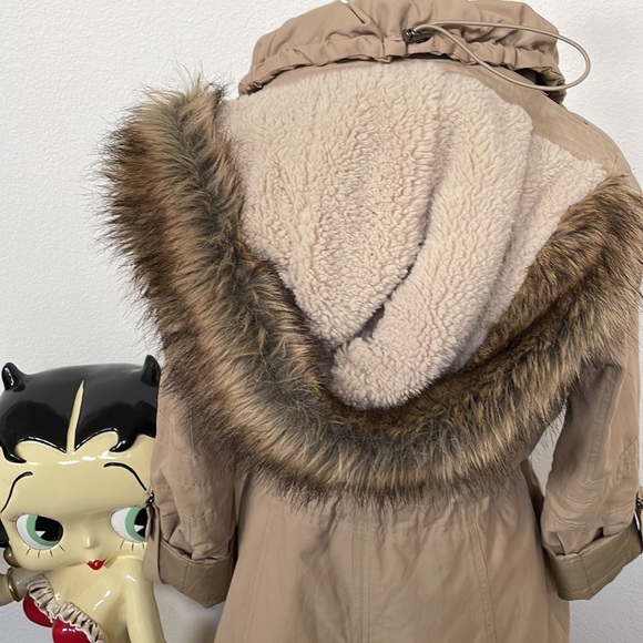 Laundry made exclusively for Bloomingdale Winter Coat Size M - Picture 5 of 14